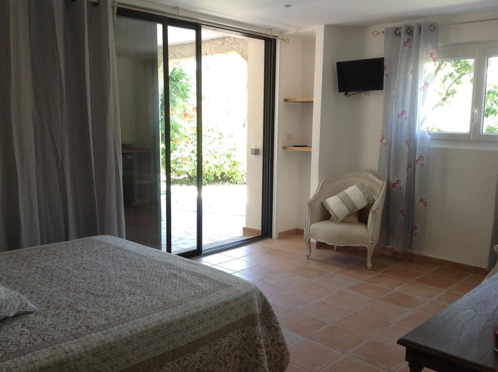 Отель Le Patio Fleuri Лорг Номер фото