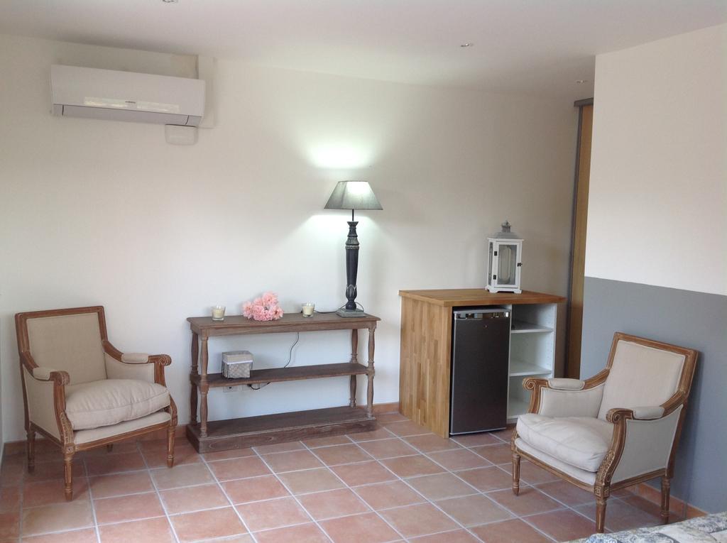 Отель Le Patio Fleuri Лорг Номер фото