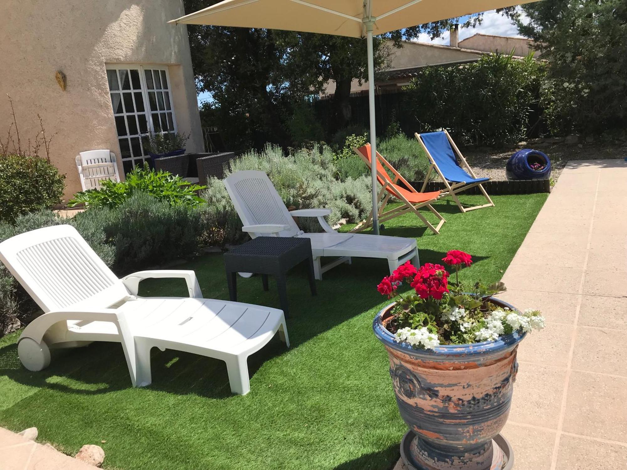 Отель Le Patio Fleuri Лорг Экстерьер фото